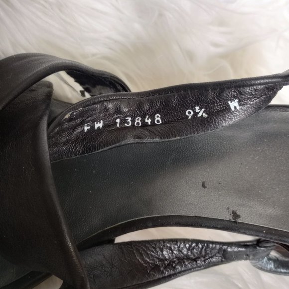 REDUCED! Stylish Stuart Weitzman natural Leather Shoes - Picture 4 of 4